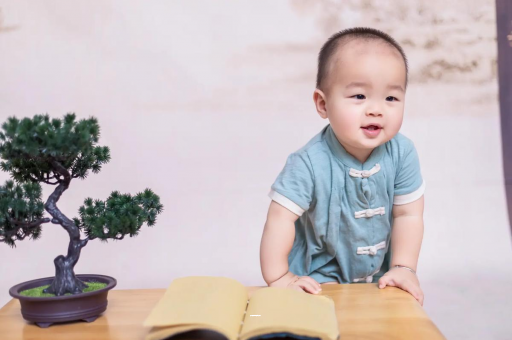 博尔塔拉六个月宝宝摇头正常吗